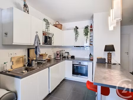 location meublée appartement 2 pièces 42.7 m² à montpellier (34000)  750 €