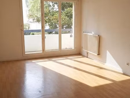 location appartement 2 pièces 48 m² à pessac (33600)  760 €