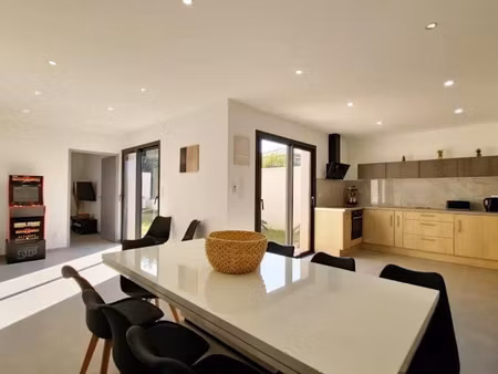 location meublée appartement 5 pièces 170 m² à venissieux (69200)  690 €