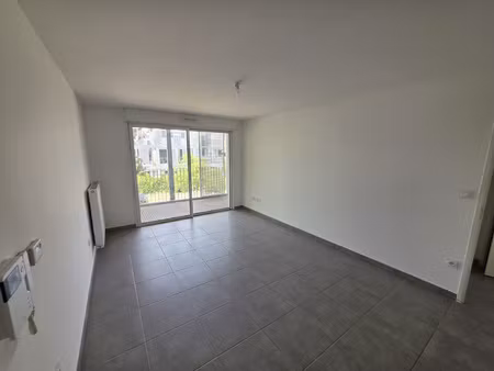 t2 avec terrasse et parking cornebarrieu  secteur crabinet