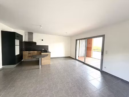 à vendre - appartement t3 de 72 m² avec terrasse  garage et prestations de standing à la t