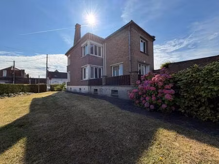 maison en briques a renover 120m²  grand sous/sol