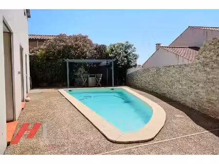 rez-de-villa de plain-pied t3/4 de 84 m2 avec piscine chatea