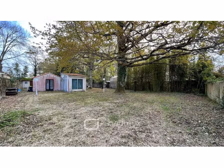 terrain de 740 m2 proche parc de royan
