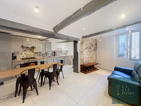 maison de village entièrement rénovée villeneuve-lès-bézie