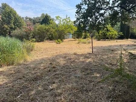 terrain 1018 m2 proche centre / emprise 152 m2