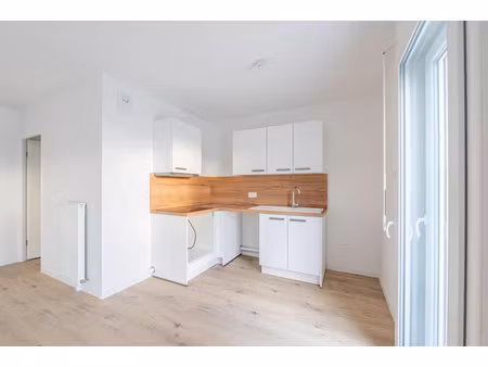 location appartement 2 pièces 46 m² à claye-souilly (77410)  856 €