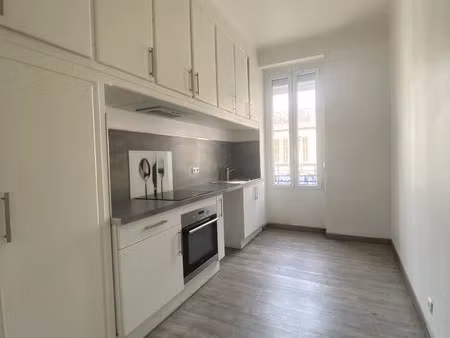 location appartement 3 pièces 60 m² à marseille 10ème (13010)  864 €