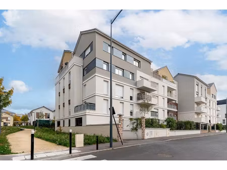 location appartement 4 pièces 80 m² à melun (77000)  1 234 €