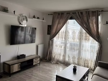 location meublée appartement 2 pièces 48 m² à suresnes (92150)  1 399 €