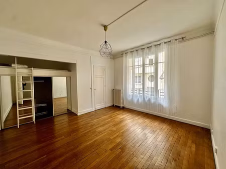 location appartement 1 pièce 28.35 m² à paris 15ème (75015)  1 156 €