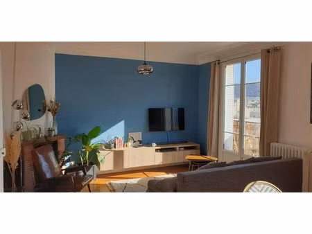 location meublée appartement 2 pièces 53 m² à courbevoie (92400)  1 800 €