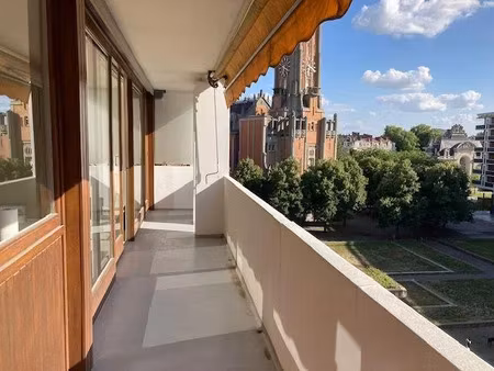 location appartement 3 pièces 84 m² à lille (59000)  1 450 €