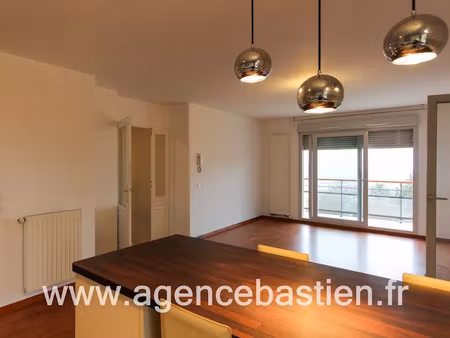 location appartement 3 pièces 68.67 m² à gex (01170)  1 520 €