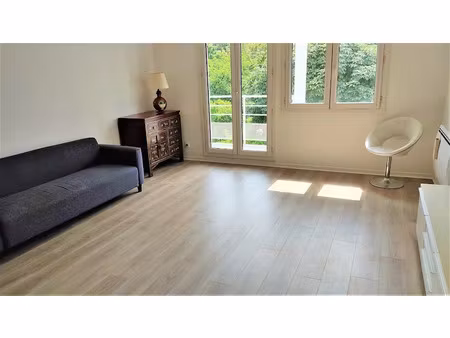 location meublée appartement 3 pièces 73.12 m² à issy-les-moulineaux (92130)  1 977 €