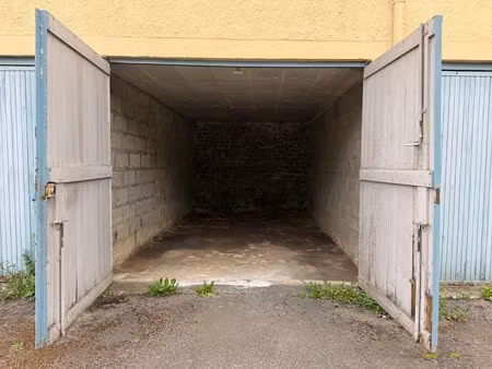 location parking 14 m² à montivilliers (76290)  100 €