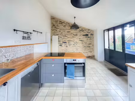 location meublée maison 3 pièces 101.59 m² à la daguenière (49800)  980 €