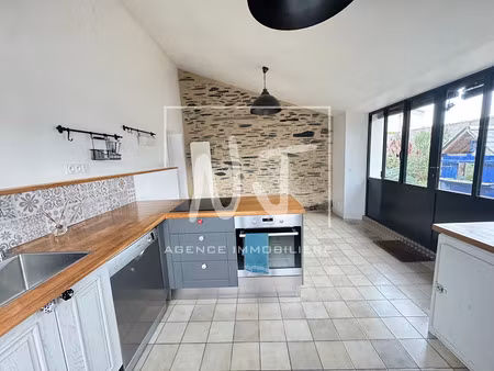 location meublée maison 3 pièces 101.59 m² à la daguenière (49800)  970 €