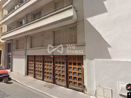 location parking 15 m² à lyon 6ème (69006)  180 €