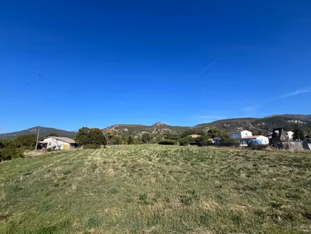 vente terrain 555 m² à digne-les-bains (04000)  74 000 €