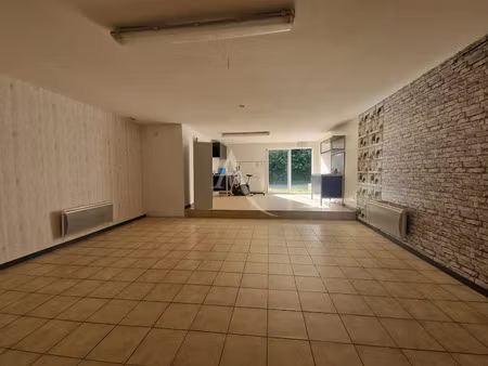 location locaux professionnels 2 pièces 59 m² à brissac-quincé (49320)  520 €