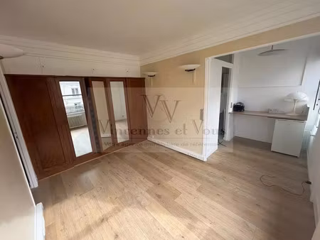 location locaux professionnels 2 pièces 33.31 m² à paris 8ème (75008)  1 990 €