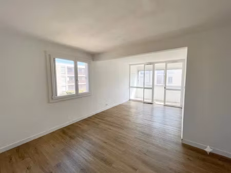 location appartement 3 pièces 70 m² à avignon (84000)  740 €
