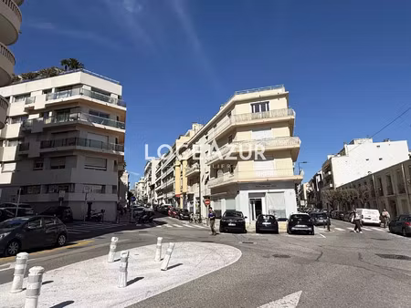 location commerce 3 pièces 70 m² à antibes (06600)