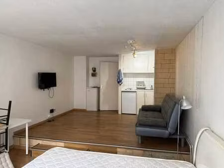 beau studio idealement situe en plein coeur de saint-gilles