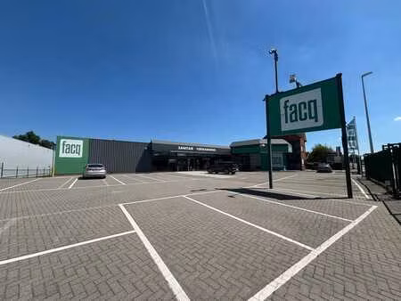 surface commerciale 1.700 m² à louer tongres