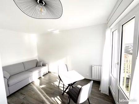 studio meublé de standing proche gare  balcon  parking