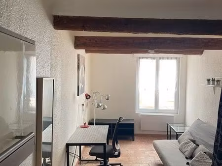 studio meublé rénové – centre historique d'aix-en-provence
