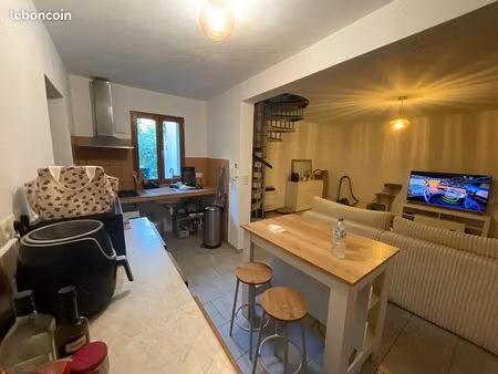 location appartement sur lambesc