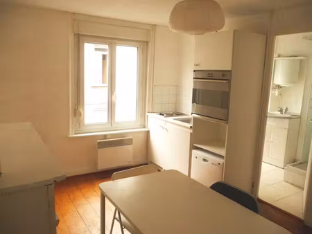 location meublée appartement 2 pièces 25 m² à lille (59000)  545 €