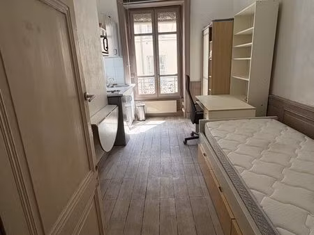 particulier loue studio meublé /étudiant