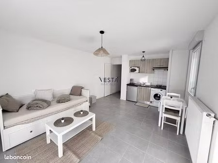 studio 1 pièce 32 m²