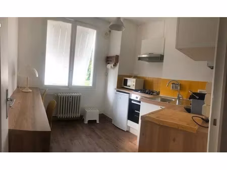 location meublée appartement 2 pièces 34 m² à tours (37000)  550 €