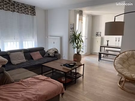 grand t2 de 60m2 avec balcon et parking secteur l'asping