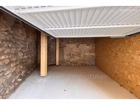 parking/box 23 m² thuir