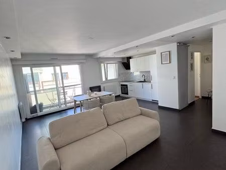 t2 meublé 40 m² – balcon – parking – disponible au 1er août – annemasse