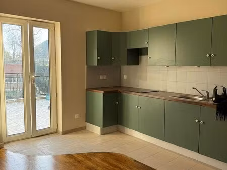 t2 de 35m² – terrasse - meaux centre