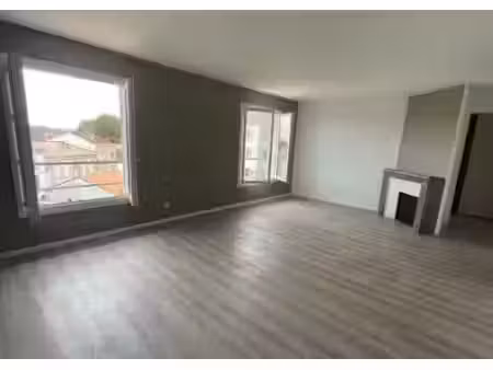 location appartement 4 pièces à pauillac (33250)  815 €