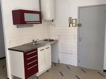 t1 (neuf) en rez de chaussé au calme proche du centre ville