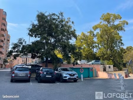 parking/box 14 m² vitrolles