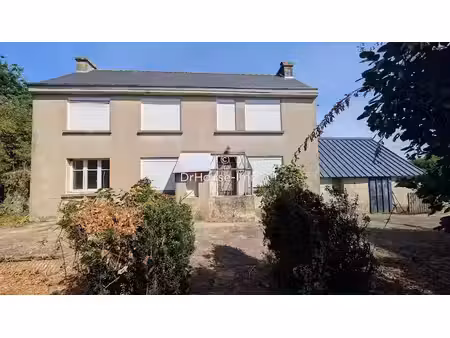 vente maison 5 pièces 100 m² à roudouallec (56110)  80 000 €