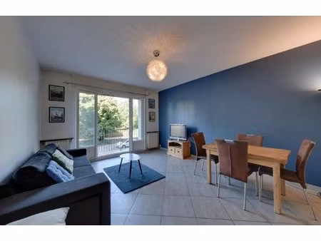 à deux pas du stade des alpes  appartement t3 meublé de 72 94