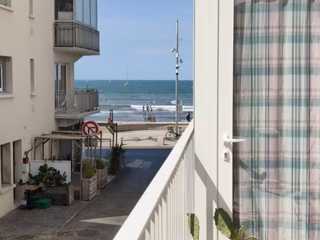 le grau-du-roi  centre-ville  vu latérale mer  appartement p3 d