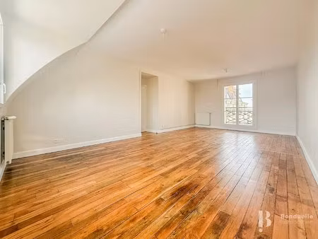 à louer vide - 2 pieces 60m² - 6 eme etage - cave - rue delanne proche pont de neuilly.