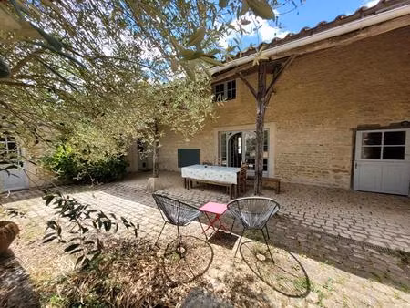 charmante maison en pierre rénovée d'environ 143 m² -authenticité et confort aux portes de