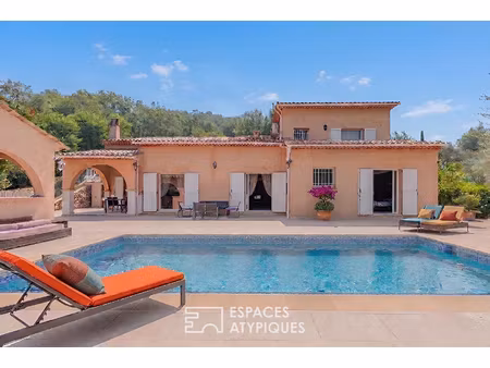 maison familiale 240 m2 avec piscine et vue panoramique à magagnosc